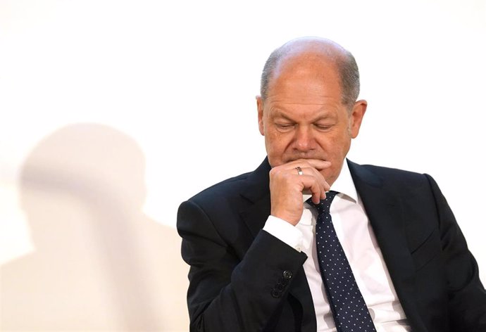 FILED - 23 September 2022, Hamburg: German Chancellor Olaf Scholz attends a ceremony marking the tenth anniversary of the Hamburg Youth Employment Agency the Patriotic Society. Photo: Marcus Brandt/dpa