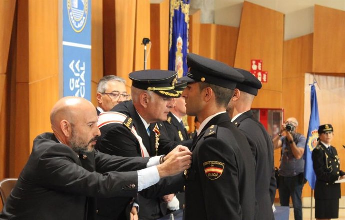 El subdelegado del Gobierno en Málaga en el acto del Día de la Policía Nacional.