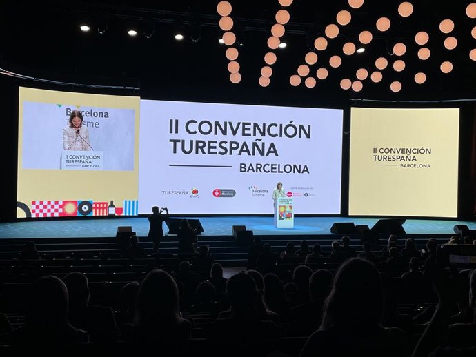 La ministra d'Indústria, Comer i Turisme, Reyes Maroto, en la II Convención Turespaña
