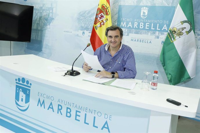 El portavoz municipal de Marbella, Félix Romero, en rueda de prensa