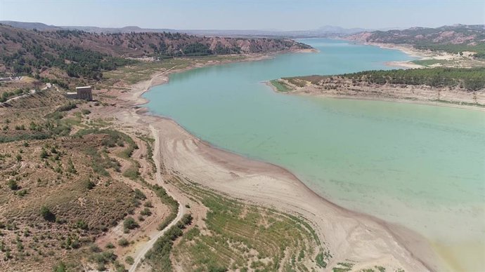 Archivo - Entorno del embalse del Negratín.