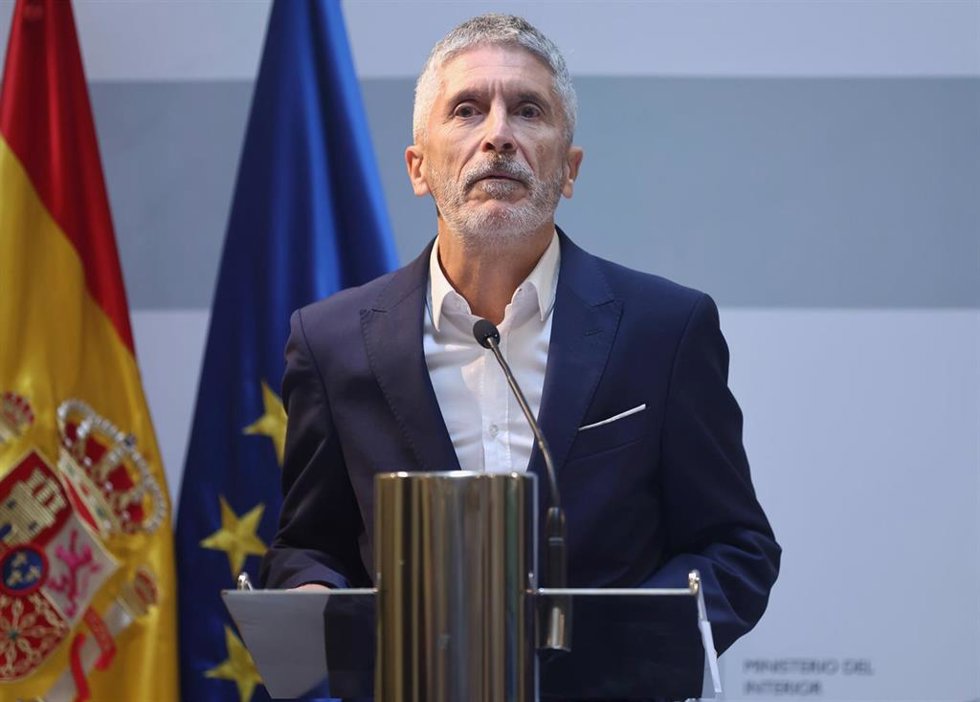 El ministro de Interior, Fernando Grande-Marlaska, interviene durante la presentación del informe sobre la evolución de los delitos de odio en España en 2021