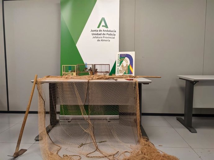 Artes intervenidas a los dos presuntos furtivos en El Ejido