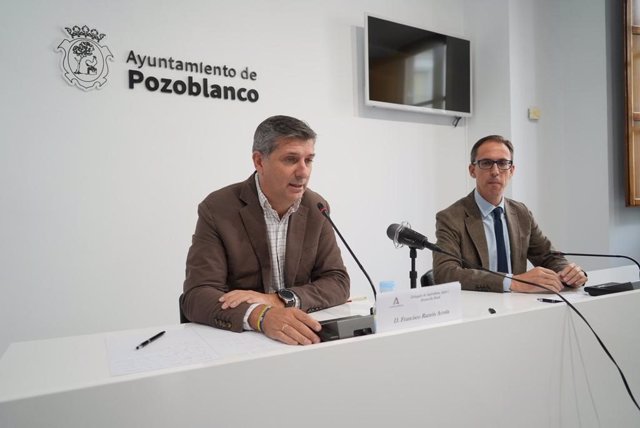 Francisco Acosta interviene, durante su visita a Pozoblanco.
