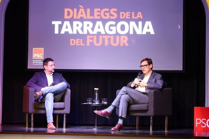 El primer secretari del PSC, Salvador Illa, i el diputat i candidat del PSC a Tarragona, Rubn Viñuales.
