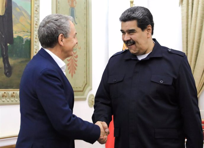 El expresidente del Gobierno de España José Luis Rodríguez Zapatero con el presidente de Venezuela, Nicolás Maduro