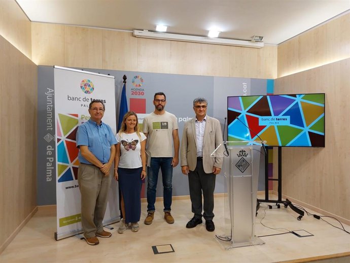 El regidor de Medio Ambiente y Bienestar Animal del Ayuntamiento, Ramon Perpiny, presenta un proyecto piloto de banco de tierras para "recuperar la actividad agrícola de Palma"
