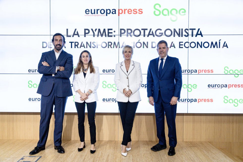 (I-D) El Managing Director Sage España y Portugal, José Luis Martín Zabala; la directora de Desarrollo de Negocio de EP, Candelas Martín de Cabiedes; la secretaria de Estado de Digitalización e IA, Carme Artigas, y el presidente de CEPYME, Gerardo Cuerv