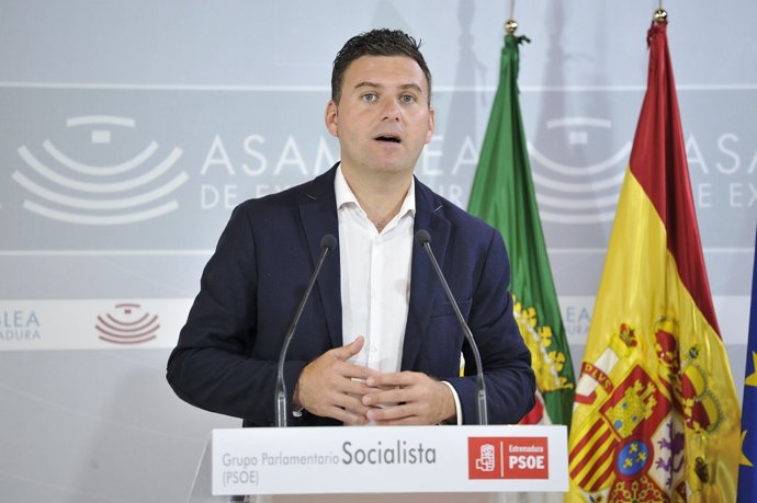 Archivo - Imagen de archivo del diputado del PSOE en la Asamblea de Extremadura Felipe Redondo