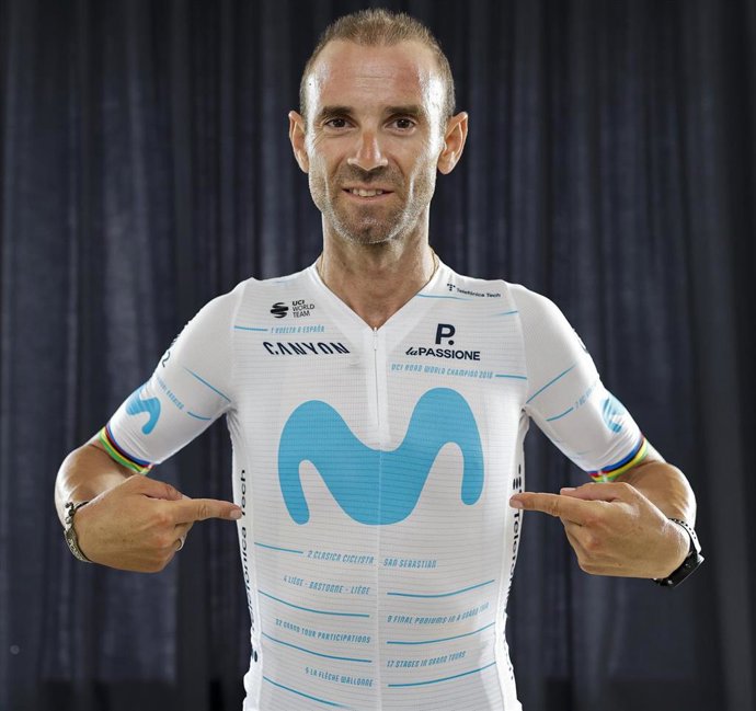 Archivo - Maillot de homenaje de Movistar Team al ciclista Alejandro Valverde para La Vuelta 22, la última de su carrera.