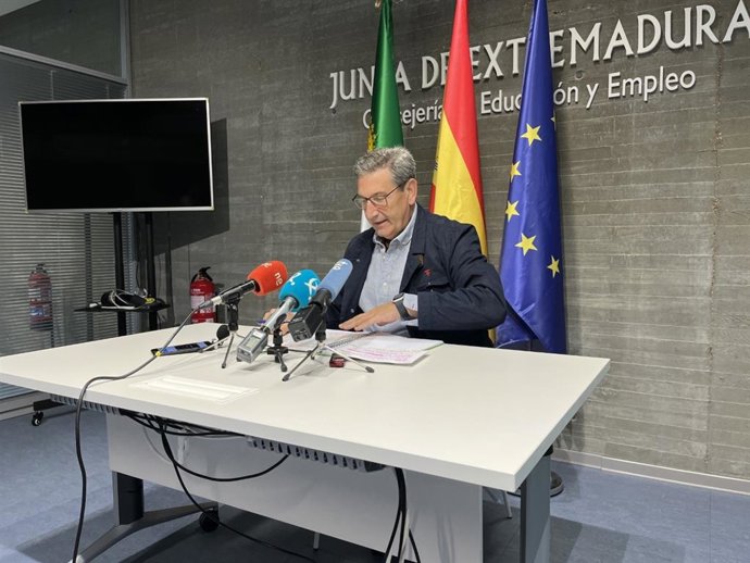 El secretario general de Empleo, Javier Luna, en rueda de prensa