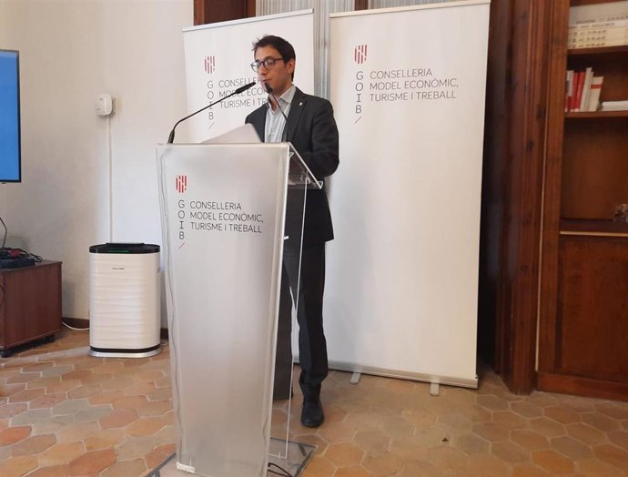 El conseller de Modelo Económico, Turismo y Trabajo, Iago Negueruela.