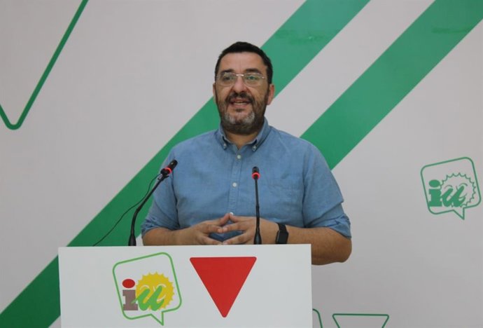 Guzmán Ahumada, coordinador provincial de IU Málaga, en rueda de prensa