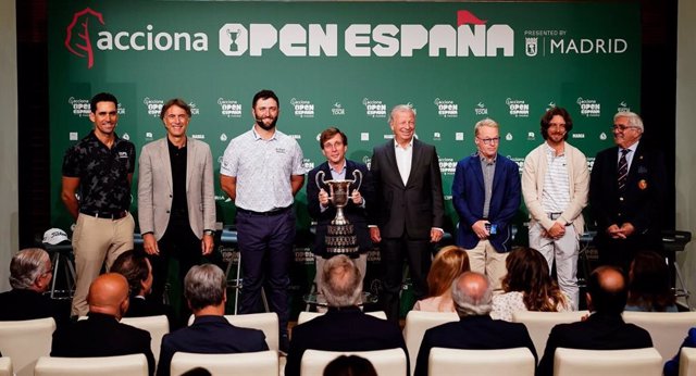 Foto de familia de la presentación del Acciona Open de España presented by Madrid 2022