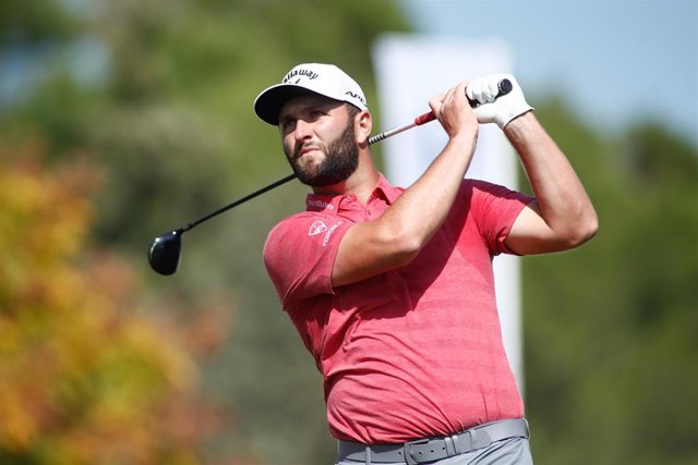 Jon Rahm, en el centro, junto a Rafa Cabrera-Bello (izda) y Tommy Fleetwood (dcha)