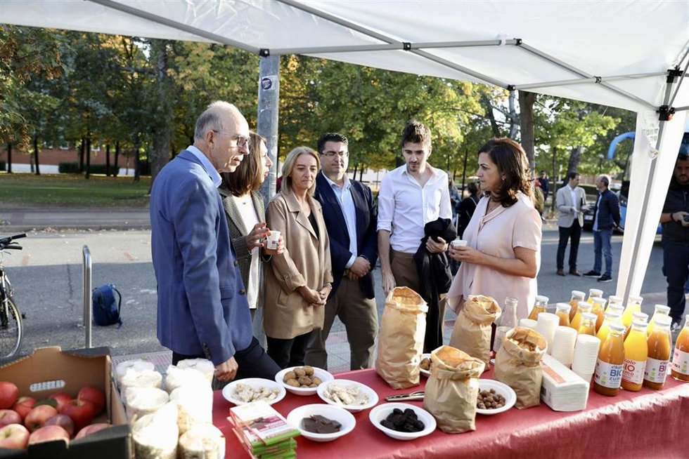 La Universidad de La Rioja se suma el martes 4 de octubre al Día de las Universidades Saludables con una campaña de donación de sangre y el reparto de desayunos saludables