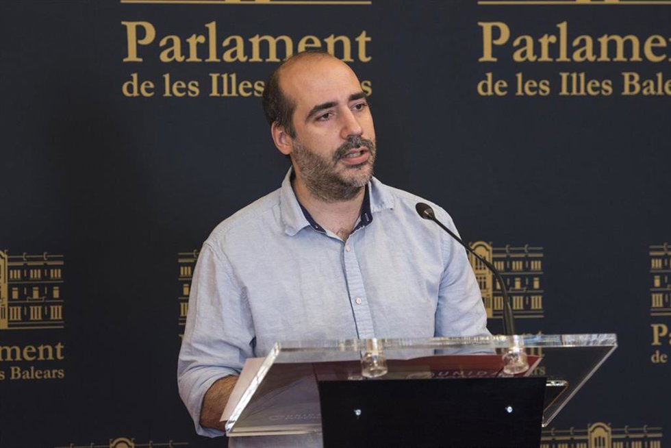 Archivo - El portavoz parlamentario de Unidas Podemos, Alejandro López.