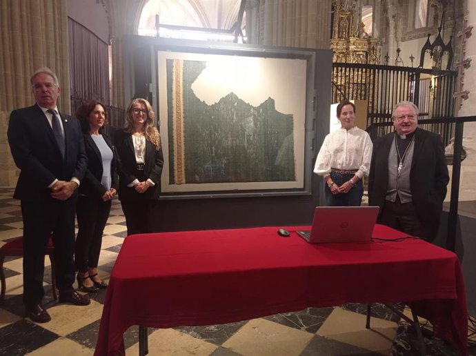 Imagen del velo fatimí que envolvía una reliquia en la capilla de San Jerónimo de la catedral de Palencia