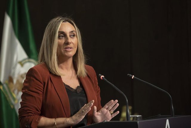 La consejera de Fomento, Marifrán Carazo, este martes en la rueda de prensa del Consejo de Gobierno.