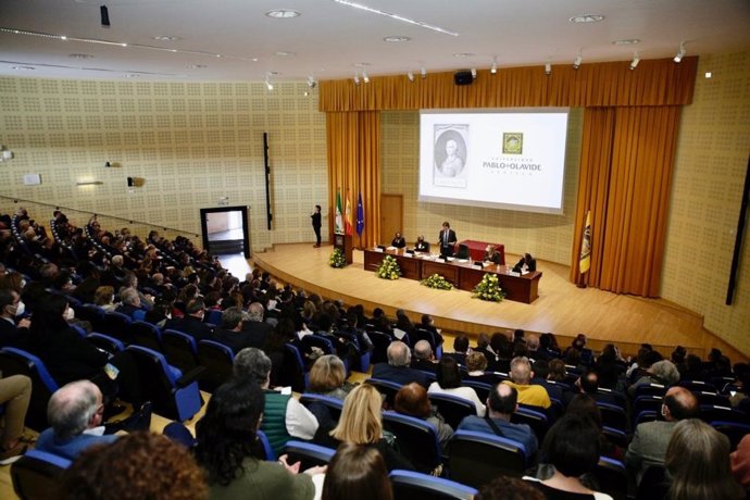 Archivo - Acto en el Paraninfo con motivo del Día de la Universidad Pablo de Olavide de Sevilla.