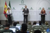 La Junta urge al Gobierno a abordar la "infrafinanciación" de Andalucía y seguirá bajando impuestos "pese a quien pese"
