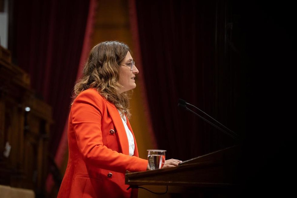 La consellera de Presidencia de la Generalitat, Laura Vilagr, en el pleno del Parlament del 4 de octubre.