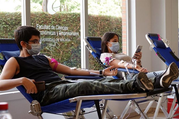 Las universidades españolas buscan incrementar las donaciones de sangre.