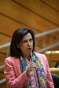 Robles alardea de que España llegará al 2% de gasto militar y afea al PP el estado "lamentable" en que dejó a Defensa