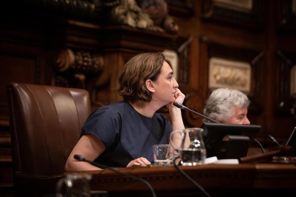 Archivo - La alcaldesa de Barcelona, Ada Colau, preside una sesión plenaria en el Ayuntamiento de Barcelona, a 22 de julio de 2022, en Barcelona, Catalunya (España).
