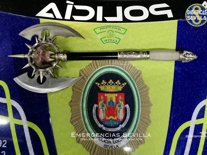 Hacha intervenida en Cerro Amate