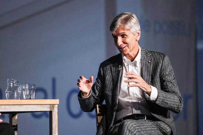 El conseller de Salud, Josep Maria Argimon, durante la jornada 'Vespres Sanitaris'