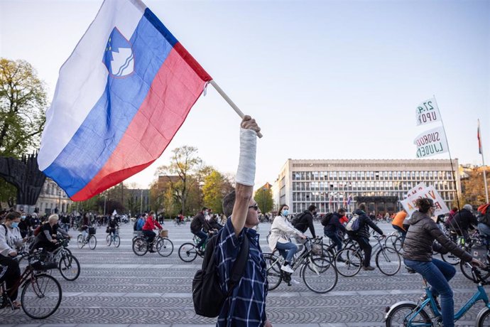 Archivo - Bandera de Eslovenia