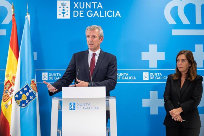El presidente de la Xunta, Alfonso Rueda, y la alcaldesa de A Coruña, Inés Rey,en rueda de prensa tras mantener una reunión