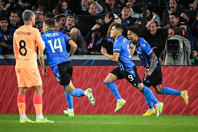 Ferran JUTGLA of Brugge celebrate his goal with teammates during the UEFA Champions League, Group B football match between Club Brugge and Atletico Madrid on October 4, 2022 at Jan Breydelstadion in Bruges, Belgium - Photo Matthieu Mirville / DPPI