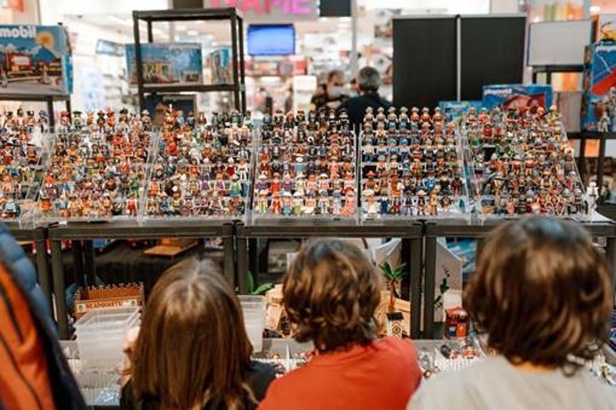 Imagen de una edición del Mercado del Coleccionismo que se podrá ver en Vallsur los días 7 y 8.