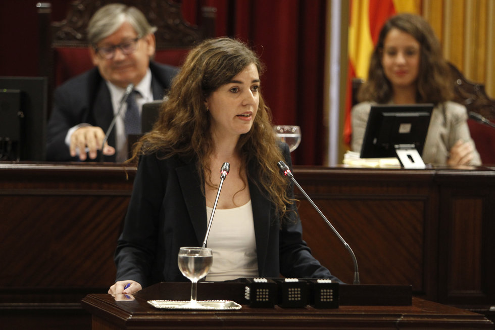 La portavoz adjunta de Unidas Podemos en el Parlament balear, Esperana Sans, interviene durante el segundo día del Debate de Política General