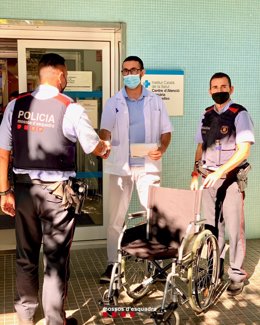 Denunciado un hombre por hurtar sillas de ruedas en centros sanitarios del Valls Oriental