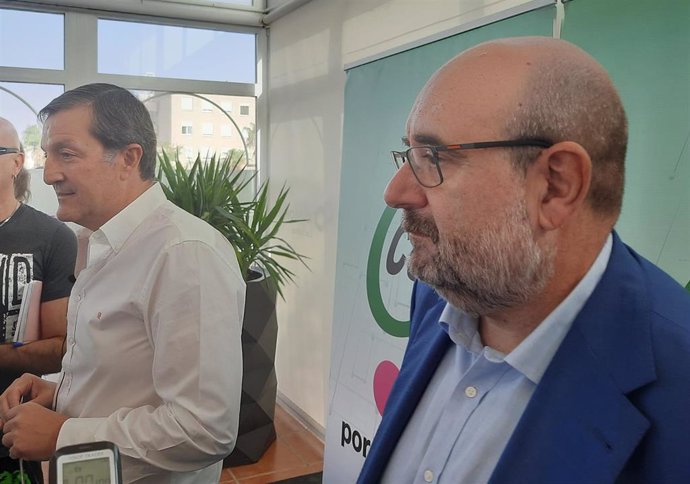 El presidente nacional de CSIF, Miguel Borra, y el presidente del sindicato en Extremadura, Benito Román, en unas jornadas formativas en Mérida