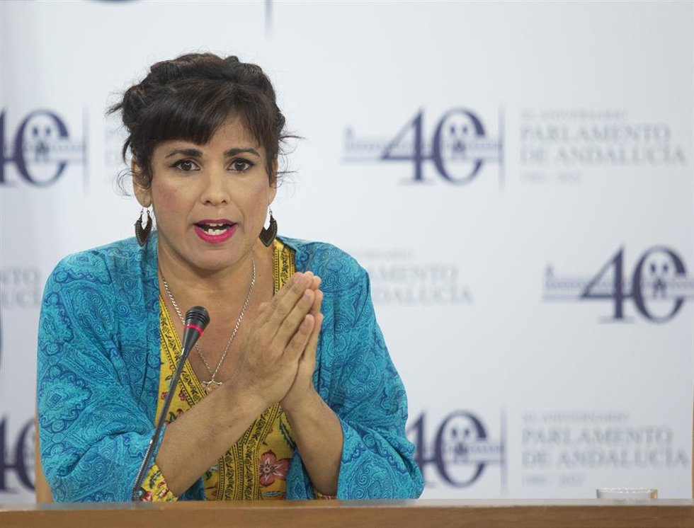 La portavoz del grupo parlamentario Adelante Andalucía, Teresa Rodríguez, durante la ruedas de prensa previas a la reunión de la Junta de Portavoces del Parlamento de Andalucía. A 05 de octubre de 2022, en Sevilla (Andalucía, España). La portavoz del Gr