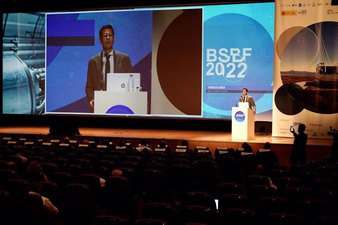 El alcalde de Granada, Francisco Cuenca, en la apertura de la segunda edición del congreso científico Big Science Business Forum