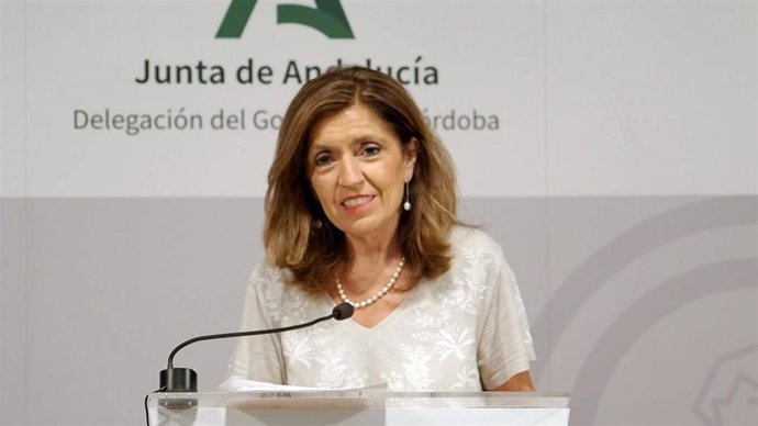 Archivo - La delegada de Salud y Consujo de la Junta de Andalucía en Córdoba, María Jesús Botella.