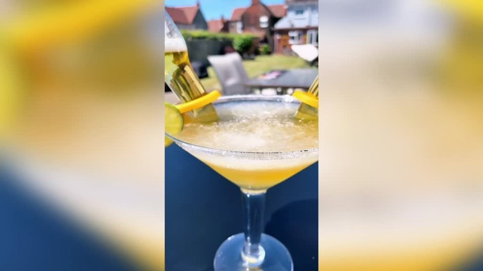 El camarero youtuber vuelve a la carga con un nuevo coctel que se ha hecho viral