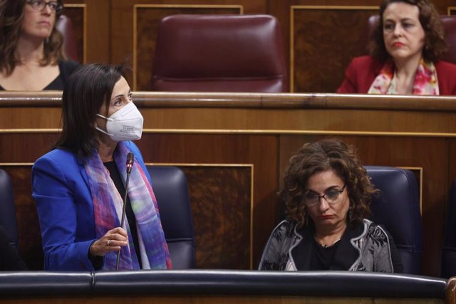 La ministra de Defensa, Margarita Robles, durante la sesión de control al Gobierno del Pleno del Congreso