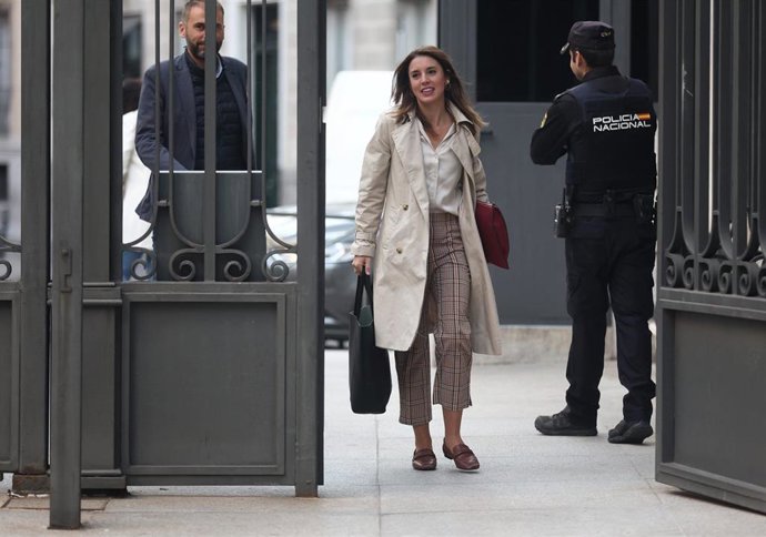 La ministra de Igualdad, Irene Montero, a su llegada a la sesión de control al Gobierno del Pleno del Congreso, a 5 de octubre de 2022, en Madrid (España).