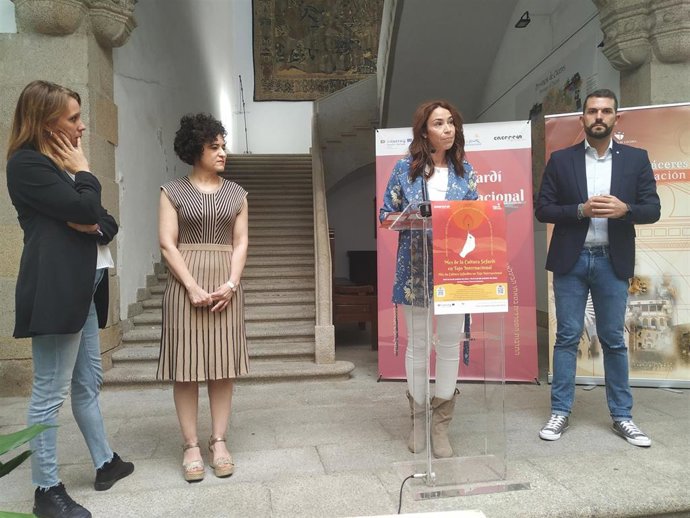 La técnico Auxi Aunión desgrana el programa del Mes de la Cultura Sefardí en Tajo Internacional