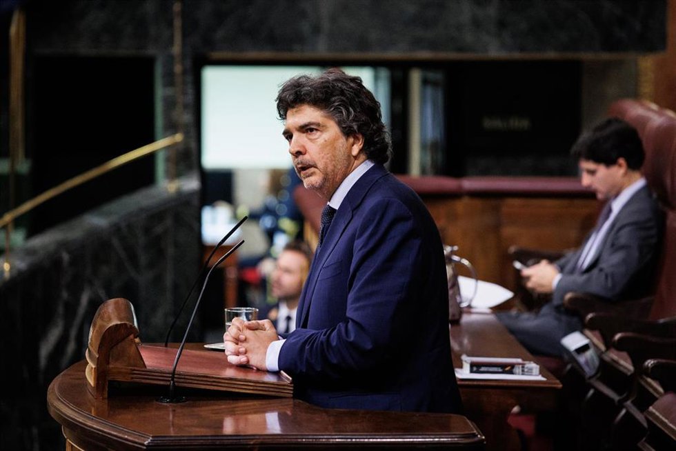 El diputado del PP por Huesca en el Congreso de los Diputados, Mario Garcés Sanagustín, interviene durante una sesión plenaria en el Congreso 
