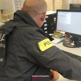 Detenido en Tarragona por presuntamente hacerse pasar por abogado y estafar 45.000 euros a un cliente