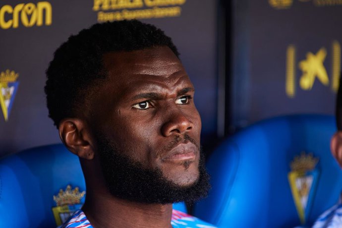 Franck Kessie of FC Barcelona looks on during the spanish league, La Liga Santander, football match played between Cadiz CF and FC Barcelona  at Nuevo Mirandilla stadium September 10, 2022, in Cadiz, Spain.