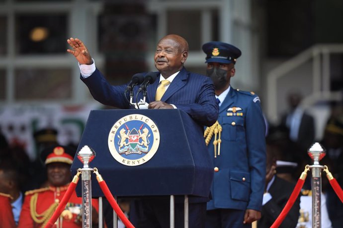 El presidente de Uganda, Yoweri Museveni, da un discurso durante la toma de posesión del nuevo presidente de Kenia, William Ruto