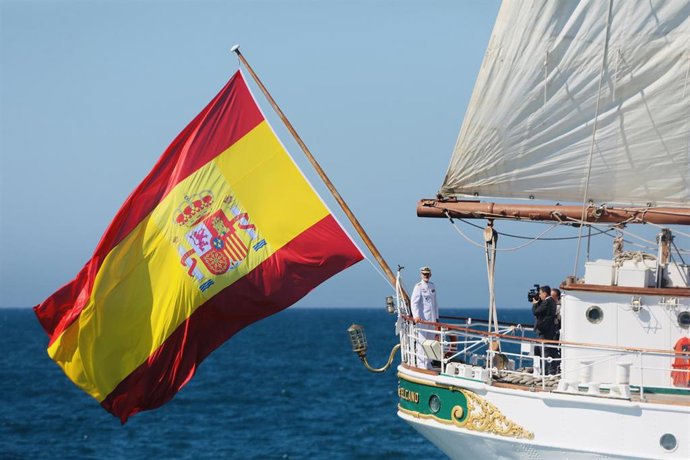 El Rey Felipe VI en el buque escuela 'Elcano', donde presidió la parada naval por el V Centenario de la Circunnavegación a 06 de septiembre 2022 en Rota (Cádiz, Andalucía)